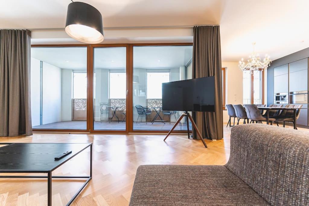 Tip! Erstklassiges 120 Qm Apartment Am Neumarkt Дрезден Екстериор снимка